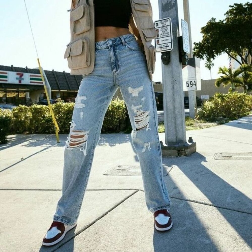 Garage Blue '90s Straight Ripped Denim Jeans